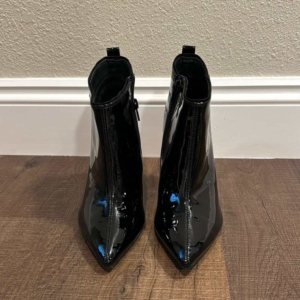Black qupid boots